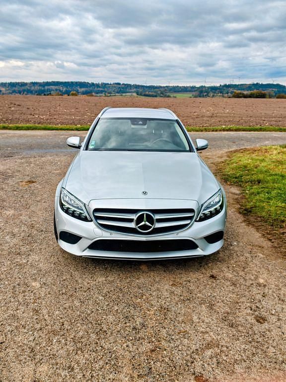 Gebraucht Mercedes C220 Avantgarde 194 PS (142 kW) 2020 Silber Limousine