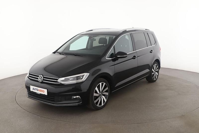 Schwarz Gebraucht 2021 VW Touran Highline Van / Kleinbus | 29.600 € (Etwas zu teuer) - Bild 1/3