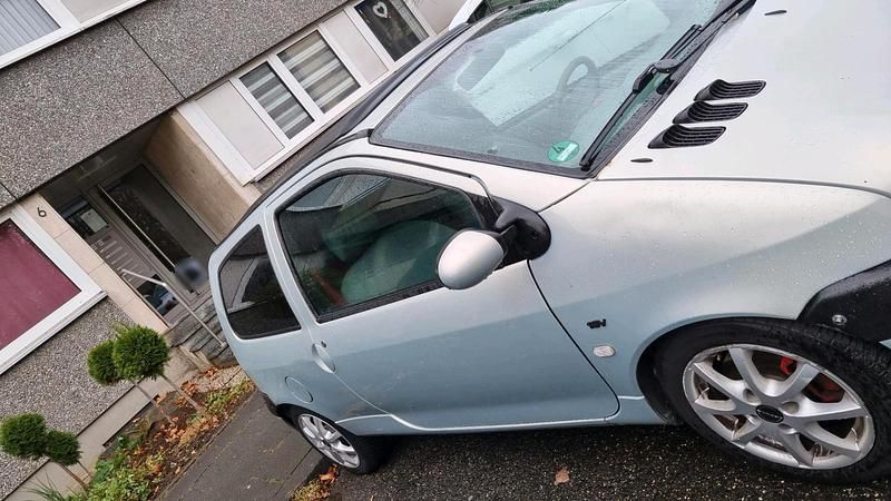 Gebraucht Renault Twingo 75 PS (55 kW) 2005 Silber Kleinwagen