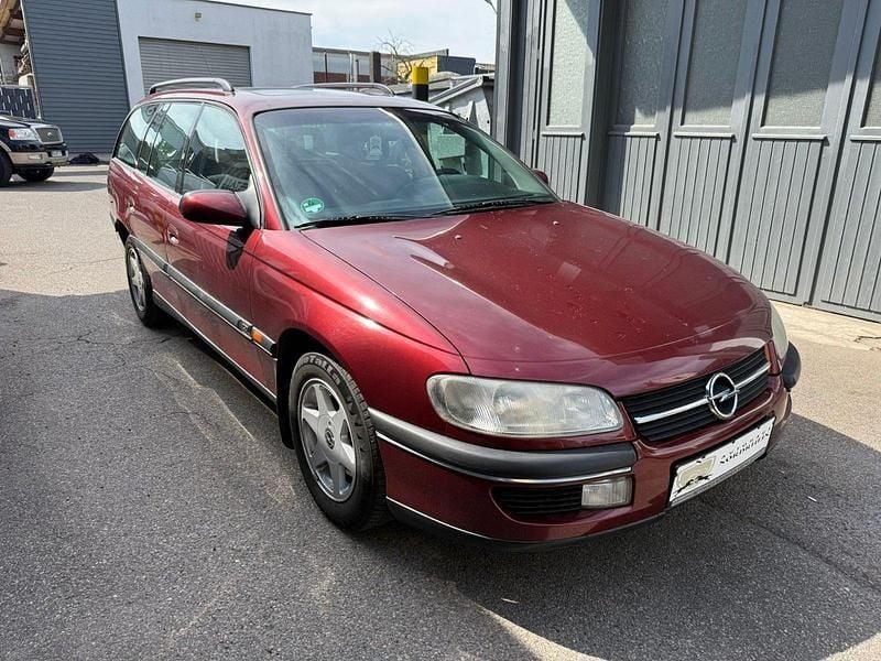 Rot Gebraucht 1997 Opel Omega Kombi | 2.190 € (Etwas zu teuer) - Bild 1/4