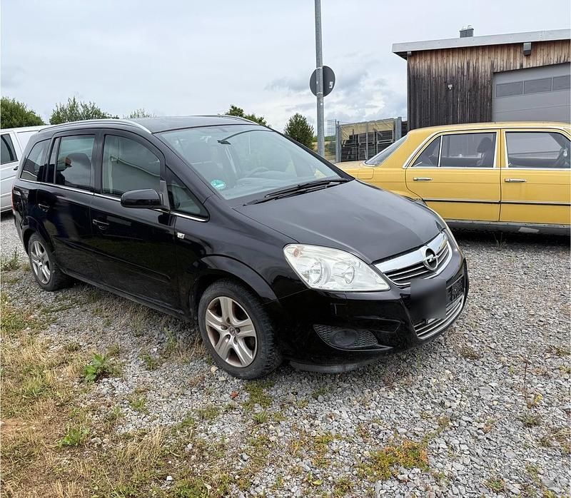Schwarz Gebraucht 2009 Opel Zafira Edition Van / Kleinbus | 2.490 € (Guter Preis) - Bild 1/4