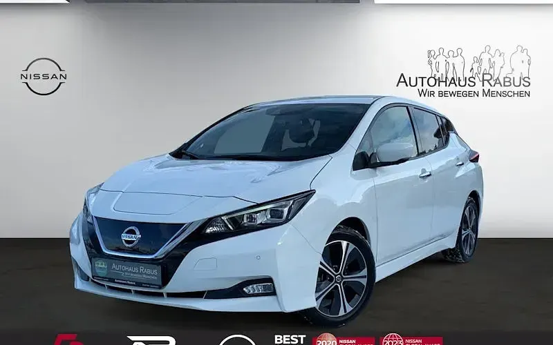 Gebraucht Nissan Leaf N-Connecta 110 kW (150 PS) 2022 Weiß arctic solid white Kleinwagen