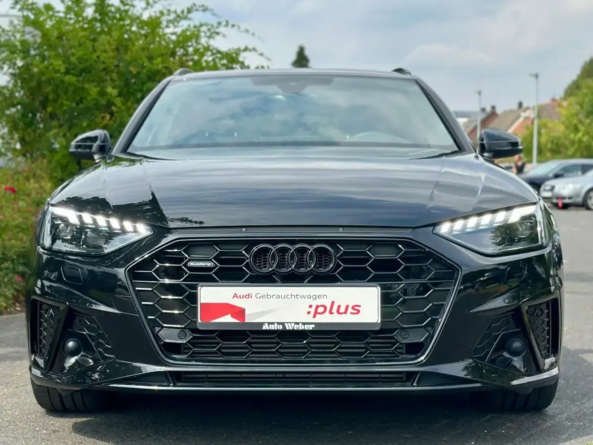 Gebraucht Audi A4 S-Line 265 PS (194 kW) 2025 Mythosschwarz metallic Limousine