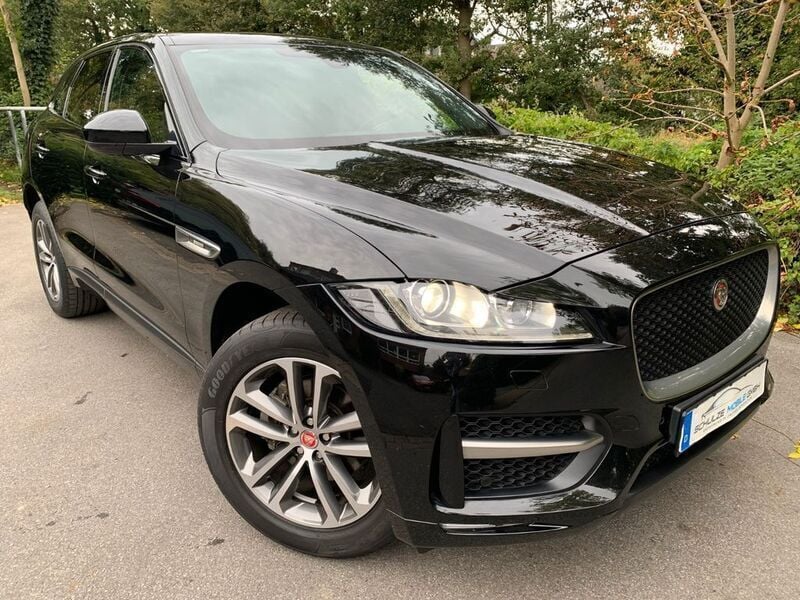 Schwarz Gebraucht 2020 Jaguar F-Pace R-Sport SUV | 32.800 € (Superpreis) - Bild 1/4