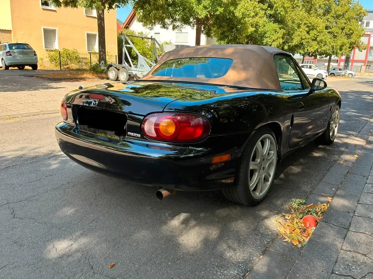 Gebraucht Mazda MX5 110 PS (80 kW) 2000 Schwarz Cabrio