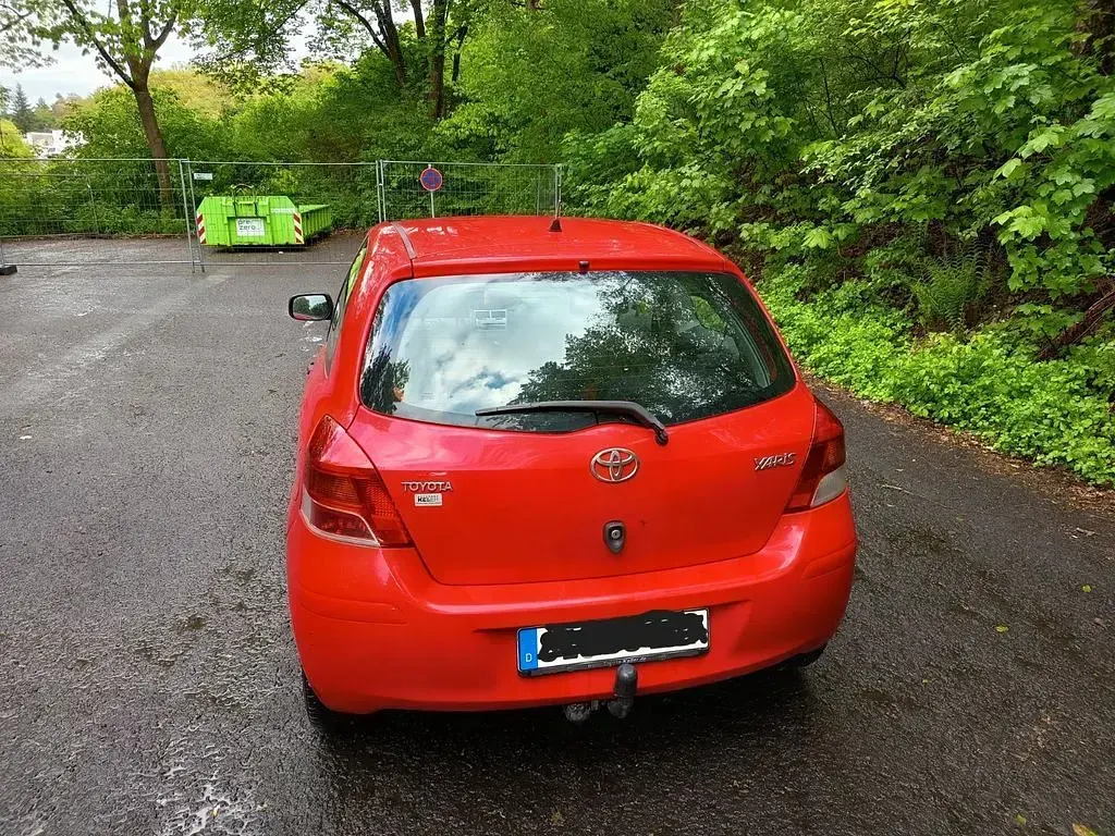 Gebraucht Toyota Yaris 69 PS (50 kW) 2009 Rot Kleinwagen