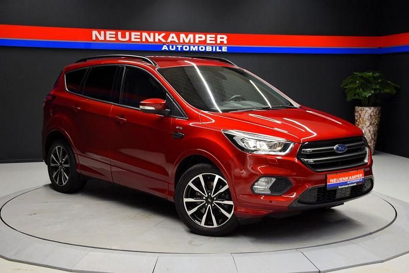 Rot Gebraucht 2017 Ford Kuga ST-Line SUV | 17.990 € (Guter Preis) - Bild 1/4