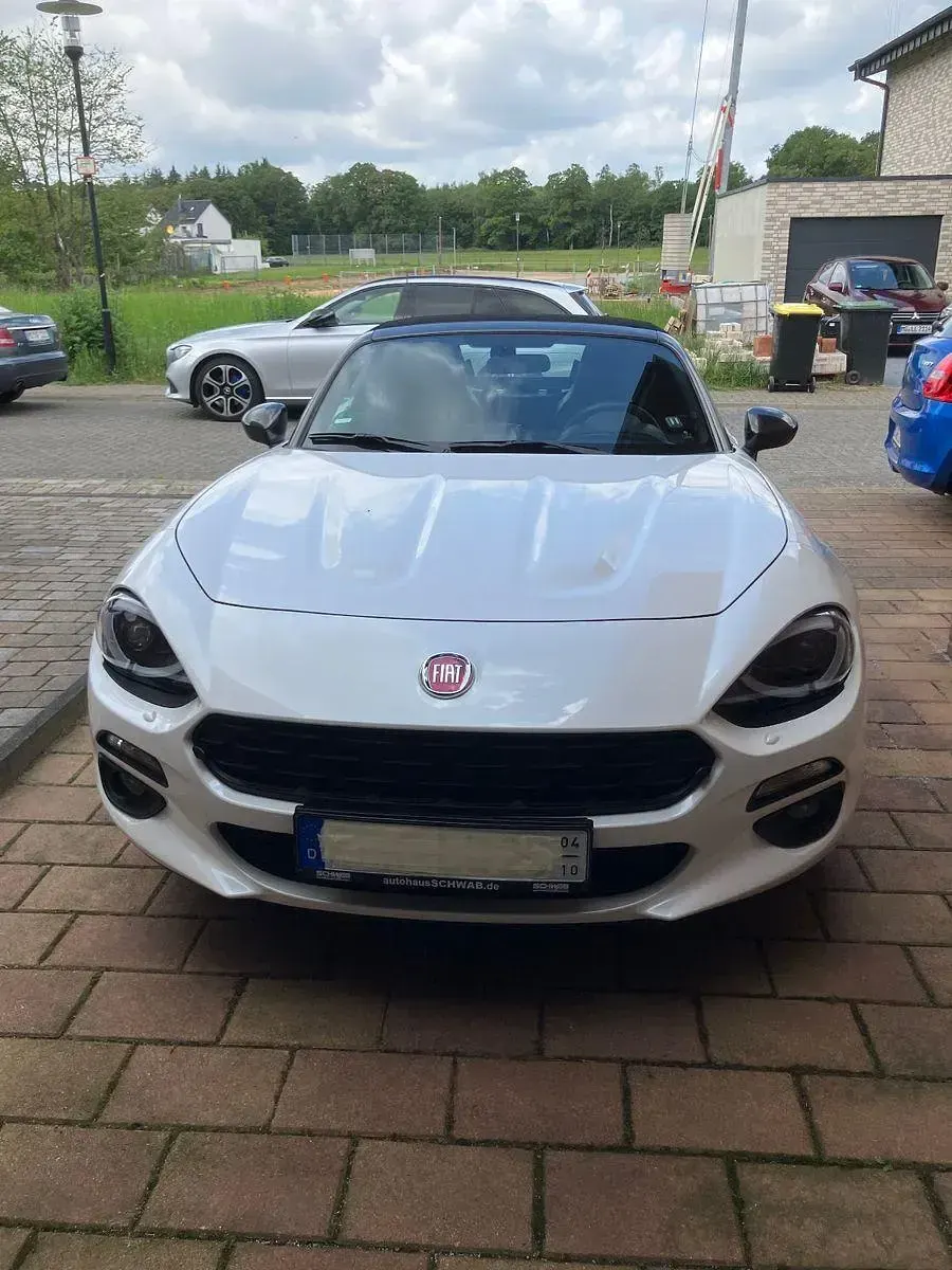 Gebraucht Fiat 124 Spider Lusso 140 PS (102 kW) 2018 Weiß Cabrio