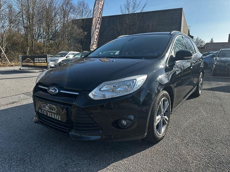 Gebraucht Ford Focus Champions Edition 116 PS (85 kW) 2012 Schwarz Kombi