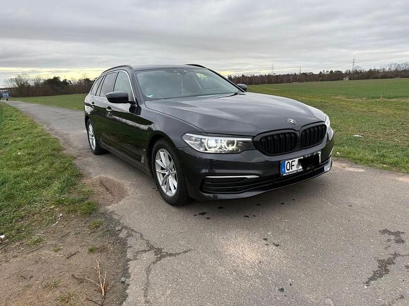 Gebraucht BMW 520 190 PS (139 kW) 2017 Grau Kombi