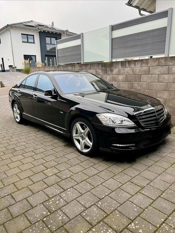 Gebraucht Mercedes S500 435 PS (319 kW) 2011 Schwarz Limousine