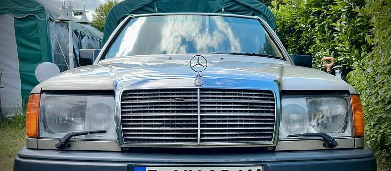 Gebraucht 1988 Mercedes E260 Limousine | 6.850 € - Bild 1/4