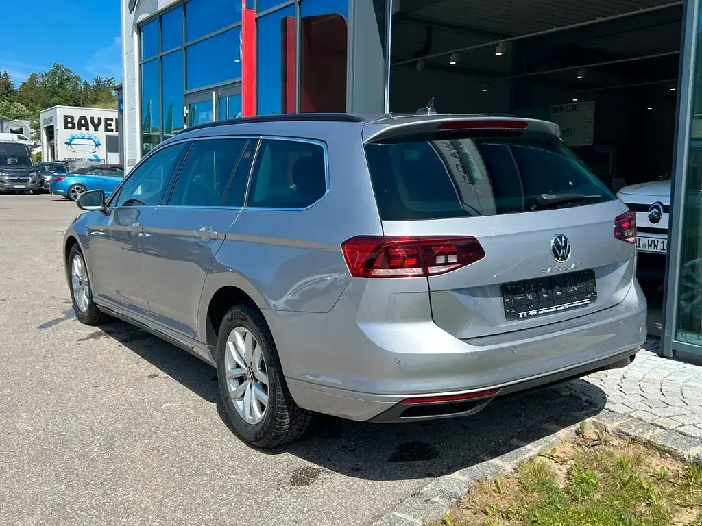 Gebraucht VW Passat Business 150 PS (110 kW) 2021 Silber Kombi
