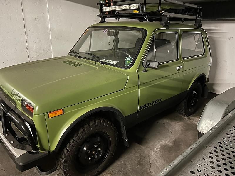 Gebraucht Lada niva 82 PS (60 kW) 1993 Grün SUV