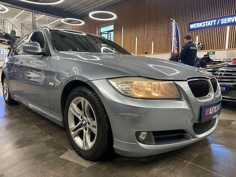 Gebraucht BMW 318 Comfort Edition 143 PS (105 kW) 2011 Blau Kombi