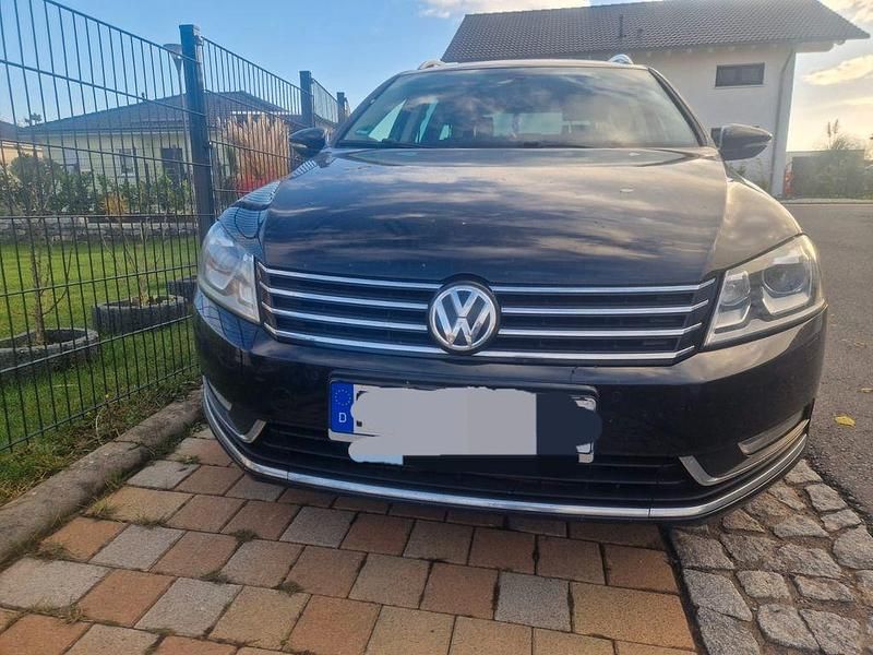 Gebraucht VW Passat Highline 140 PS (102 kW) 2013 Schwarz Kombi