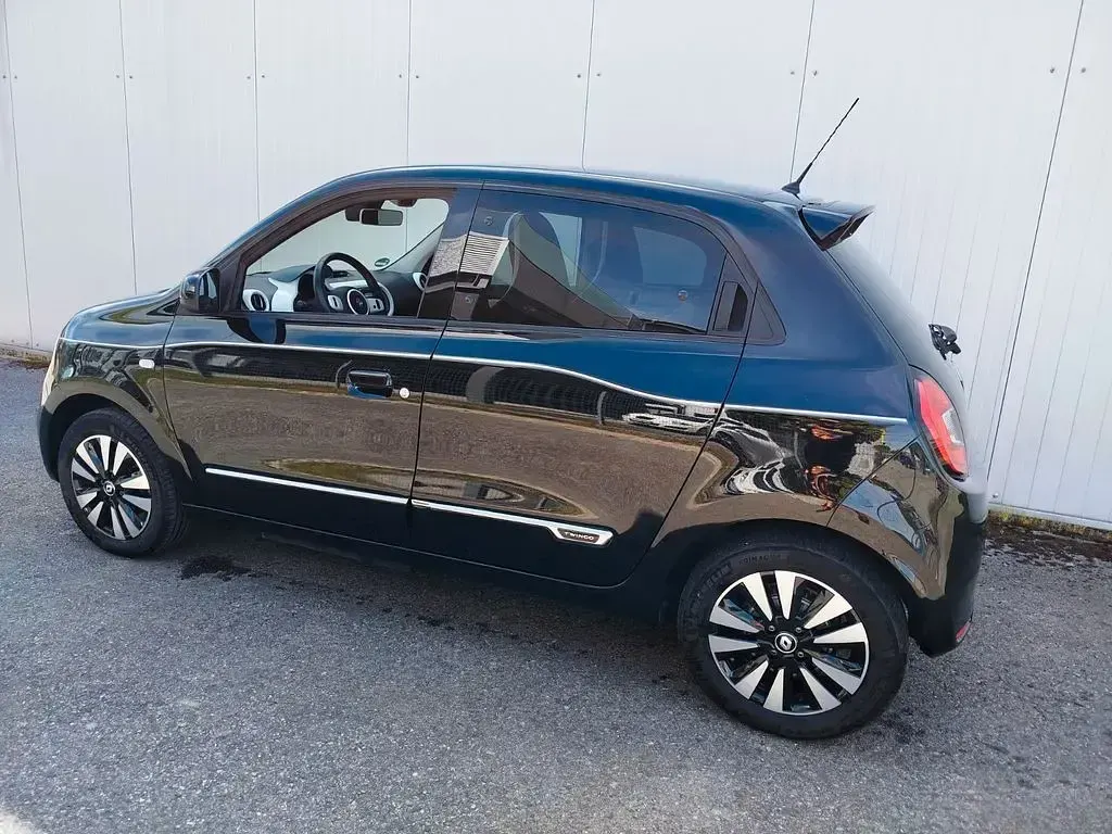 Gebraucht Renault Twingo Techno 60 kW (82 PS) 2023 Schwarz Kleinwagen