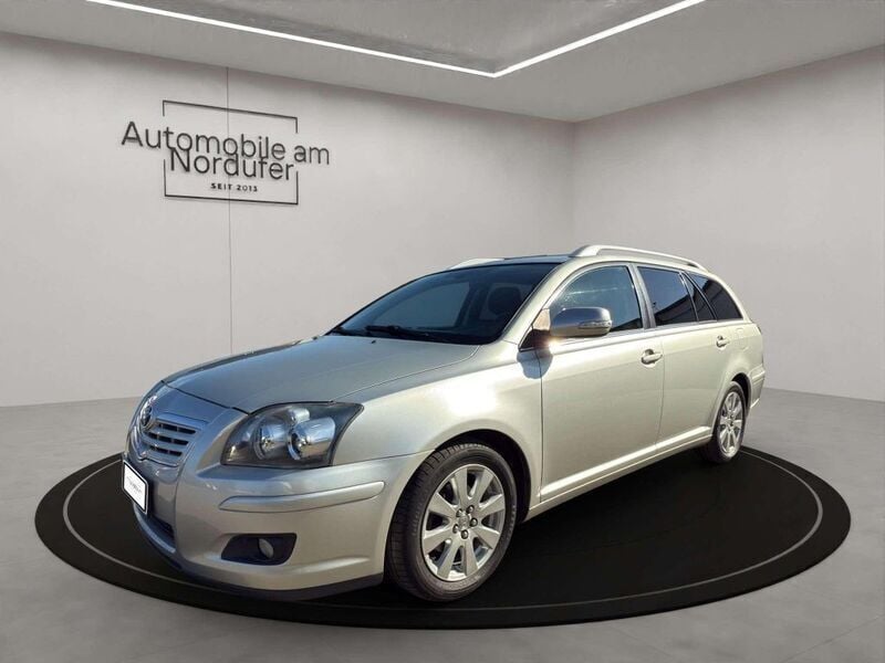 Silver metallic Gebraucht 2009 Toyota Avensis Team Kombi | 6.890 € (Fairer Preis) - Bild 1/4