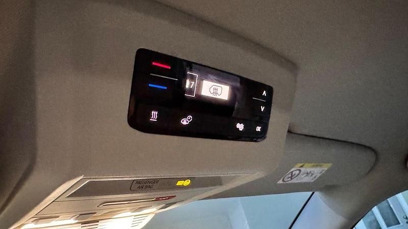 Gebraucht VW Multivan 150 PS (110 kW) 2021 Silber Van