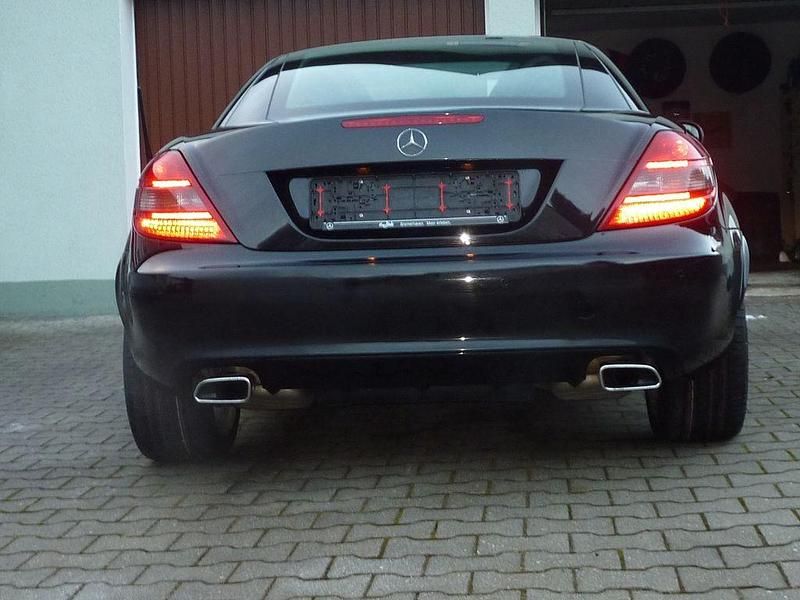 Gebraucht Mercedes SLK200 184 PS (135 kW) 2010 Schwarz Cabrio