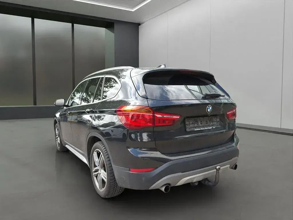 Gebraucht BMW X1 Performance 190 PS (139 kW) 2015 Schwarz / black sapphire (metallic) SUV