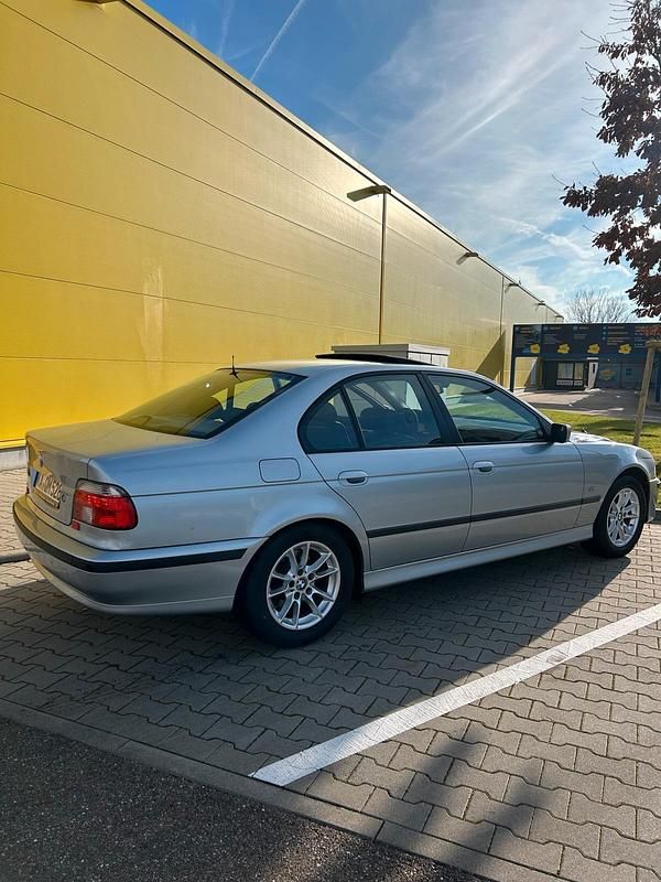 Gebraucht BMW 528 193 PS (141 kW) 1998 Silber Limousine