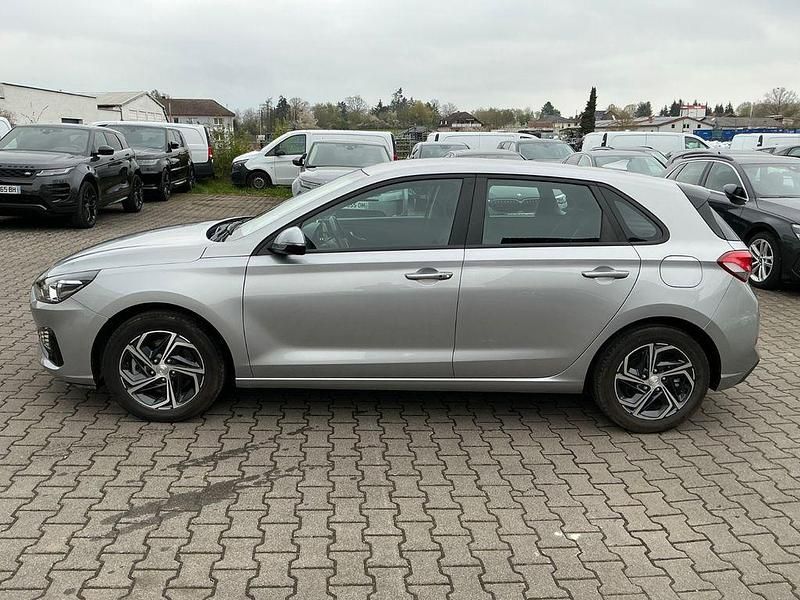 Gebraucht Hyundai i30 116 PS (85 kW) 2021 Silber Limousine