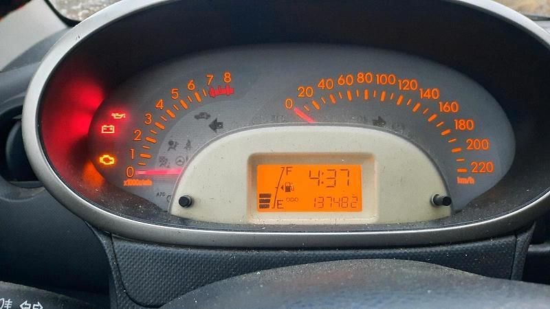 Gebraucht Daihatsu Sirion 90 PS (66 kW) 2010 Grau Kleinwagen