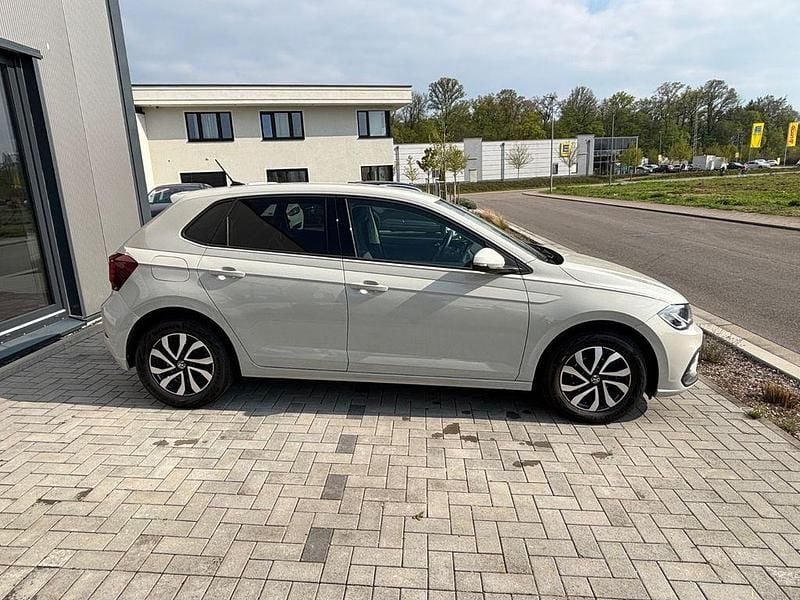 Gebraucht VW Polo Active 80 PS (58 kW) 2022 Grau Kleinwagen