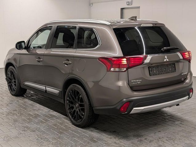 Gebraucht Mitsubishi Outlander 150 PS (110 kW) 2018 Braun (granitbraunmet.) SUV