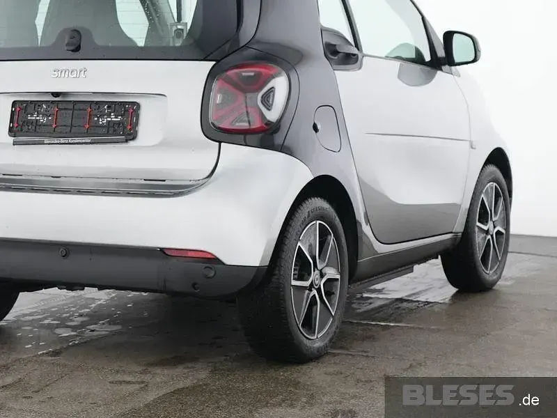 Gebraucht Smart ForTwo Coupé Passion Exclusive 60 kW (82 PS) 2024 Bodypanels cool silver Kleinwagen