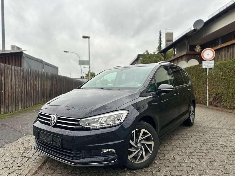 Obsydianschwarz Gebraucht 2018 VW Touran Sound Van / Kleinbus | 20.500 € (Superpreis) - Bild 1/4