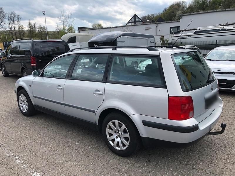 Second-hand VW Passat 116 CP (85 kW) 2000 Argintiu Break
