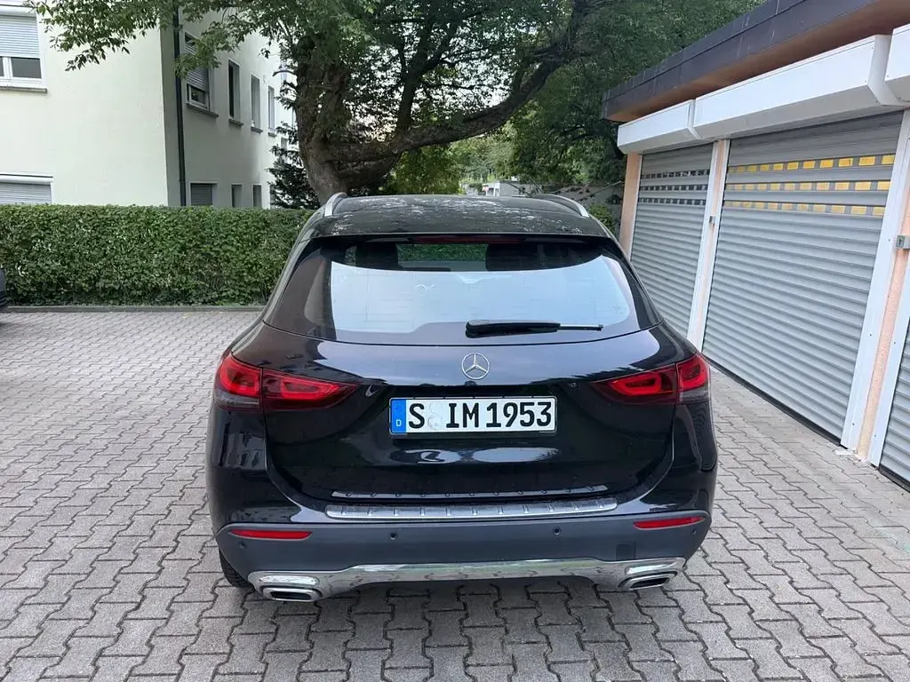 Gebraucht Mercedes GLA200 Progressive 163 PS (119 kW) 2020 Schwarz SUV