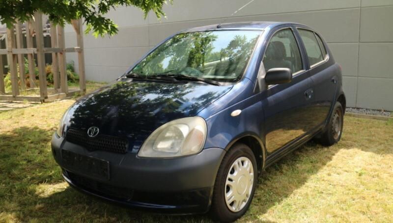 Blau Gebraucht 2002 Toyota Yaris Kleinwagen | 1.550 € (Guter Preis) - Bild 1/4