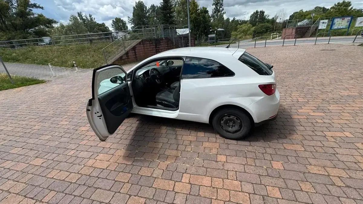 Gebraucht Seat Ibiza 69 PS (50 kW) 2009 Weiß Kleinwagen