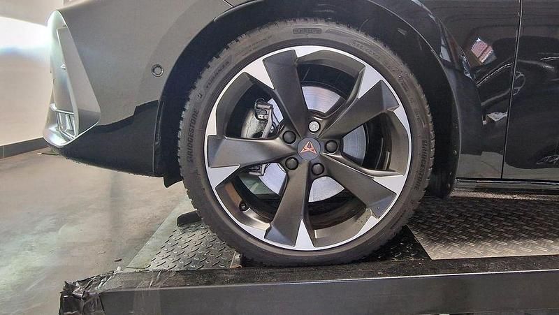 Usata Cupra Leon 150 CV (110 kW) 2025 Nero Berlina