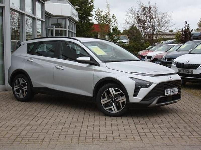 Silber Gebraucht 2021 Hyundai Bayon Intro Edition SUV | 16.950 € (Fairer Preis) - Bild 1/4