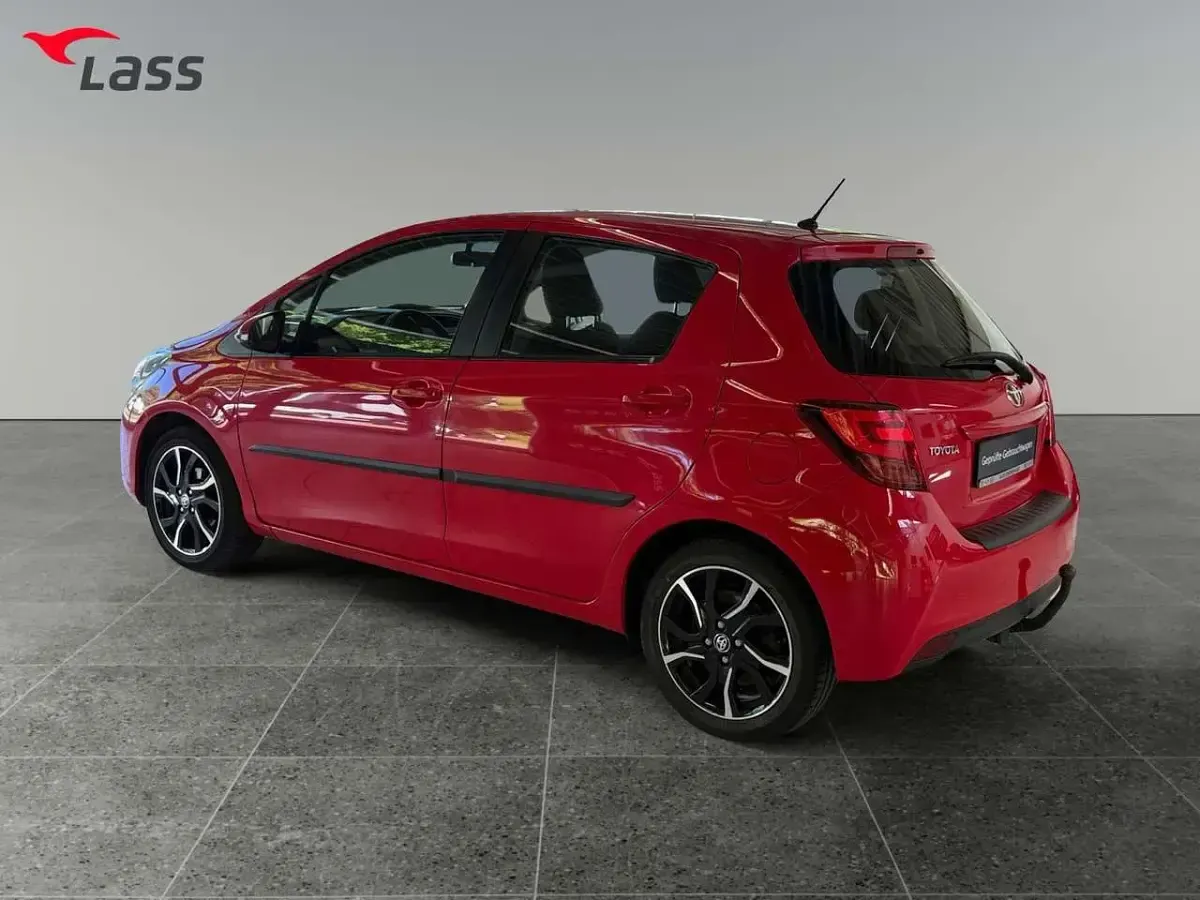 Gebraucht Toyota Yaris Lounge 99 PS (72 kW) 2015 Rot Kleinwagen