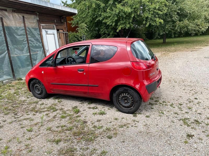 Rot Gebraucht 2006 Mitsubishi Colt Kleinwagen | 500 € (Guter Preis) - Bild 1/4