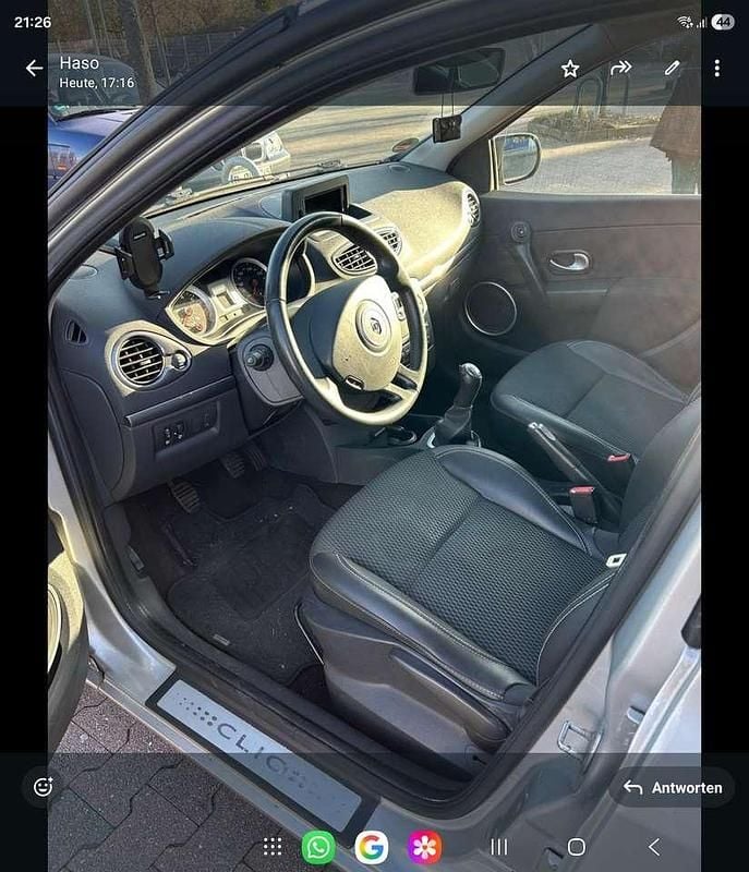 Gebraucht Renault Clio GrandTour Dynamique 103 PS (75 kW) 2011 Silber Kombi