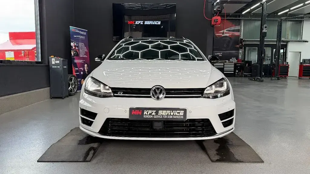 Gebraucht VW Golf VII Active 300 PS (220 kW) 2016 Weiß Kombi