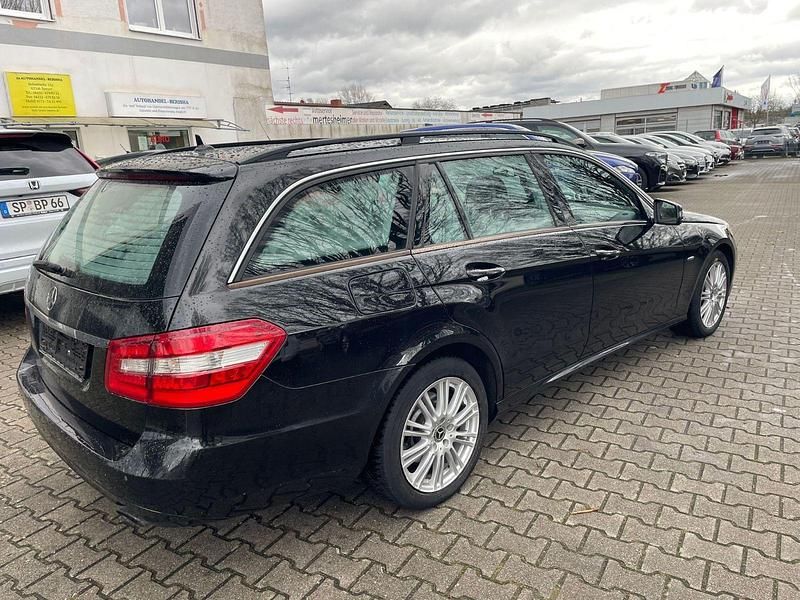 Gebraucht Mercedes E350 231 PS (169 kW) 2010 Schwarz Kombi