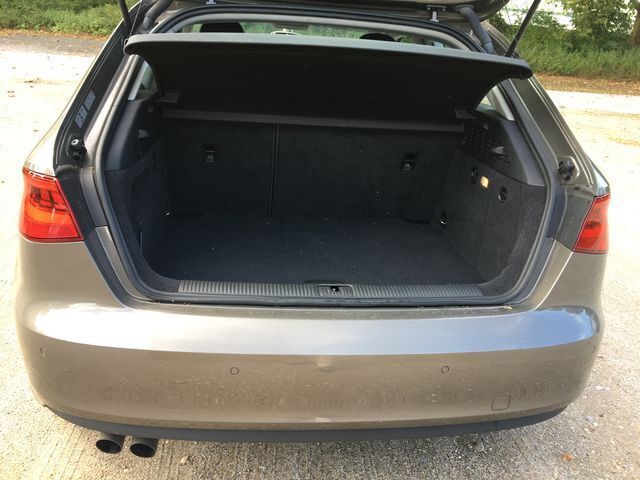 Gebraucht Audi A3 Attraction 204 PS (150 kW) 2013 Grau metallic Limousine