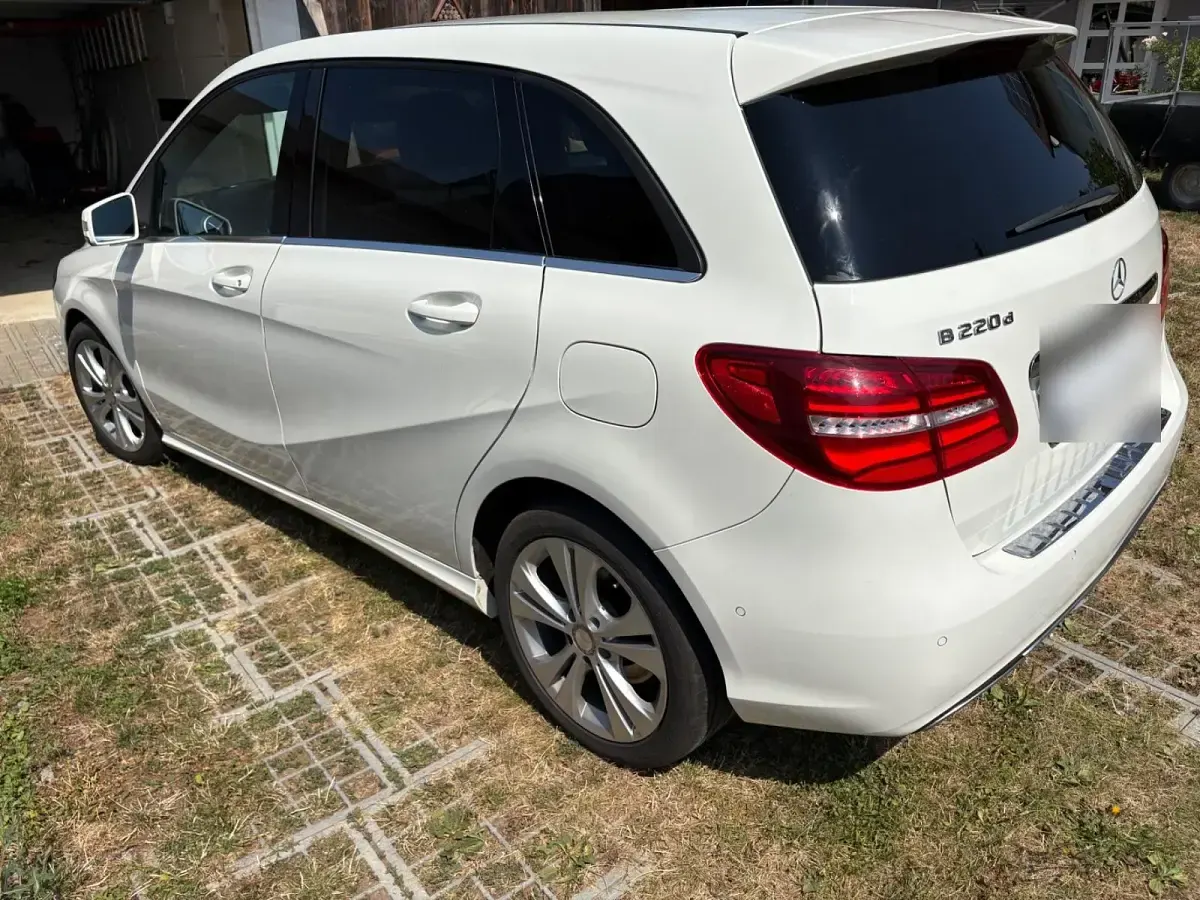 Gebraucht Mercedes B220 177 PS (130 kW) 2016 Weiß Kleinwagen