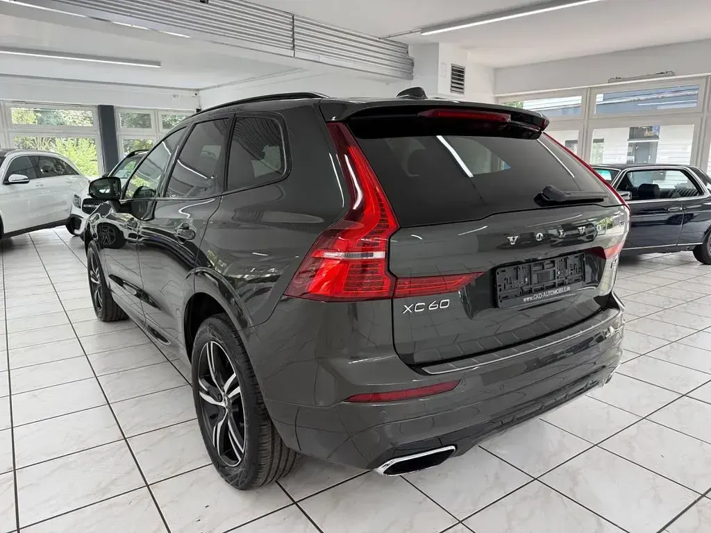 Gebraucht Volvo XC60 R-Design 197 PS (144 kW) 2021 Grau SUV