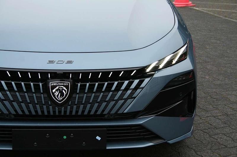 Neu Peugeot 308 SW GT 145 PS (106 kW) 2026 Ingaro blau Kombi