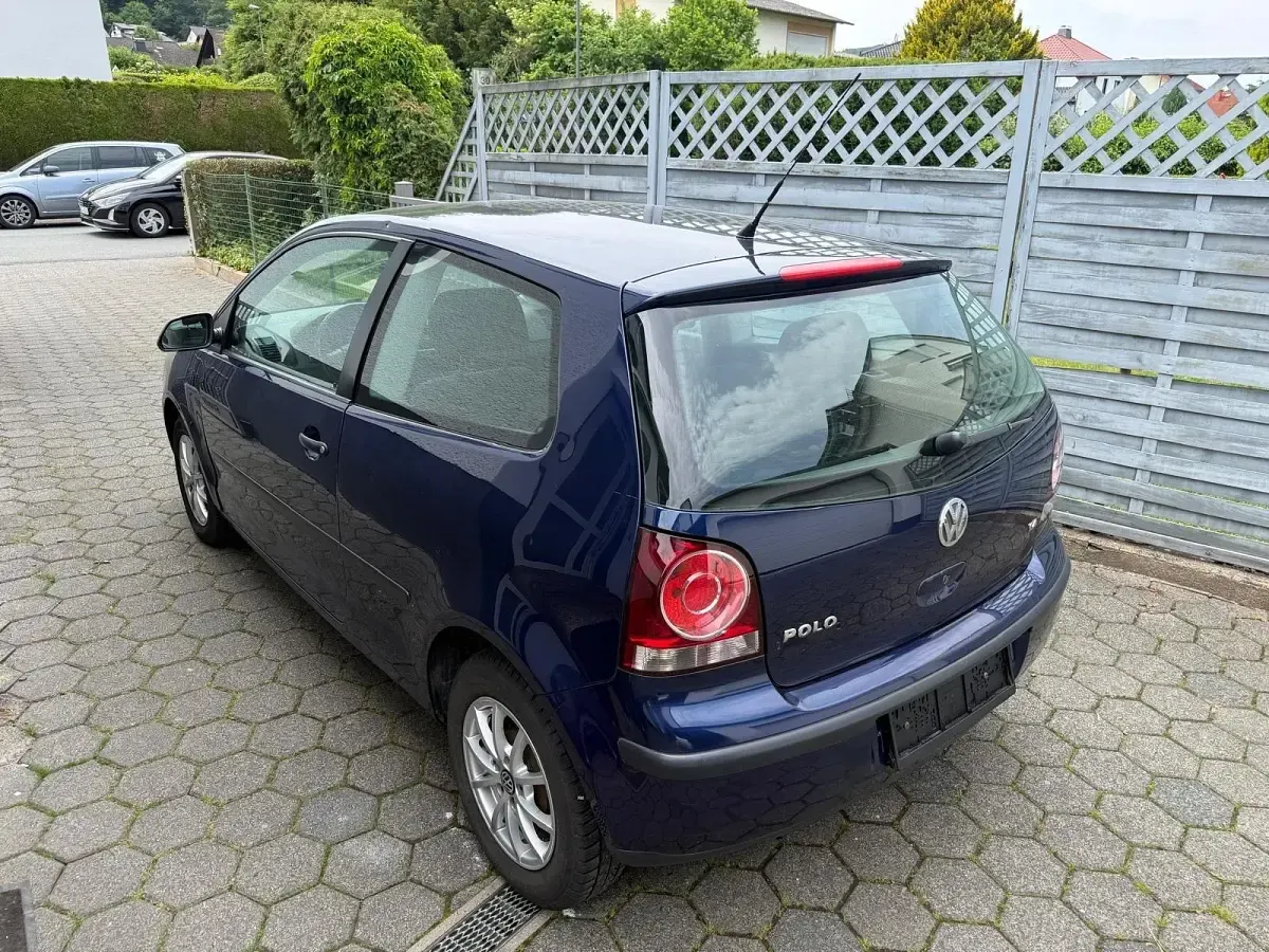 Gebraucht VW Polo 75 PS (55 kW) 2005 Blau Kleinwagen