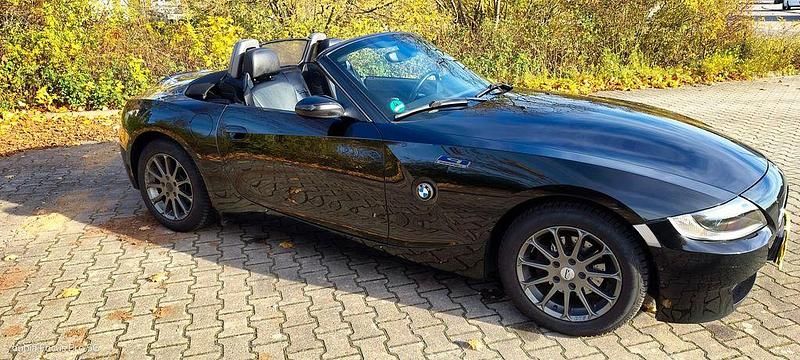 Schwarz Gebraucht 2005 BMW Z4 Sport Line Cabrio | 7.600 € (Guter Preis) - Bild 1/4