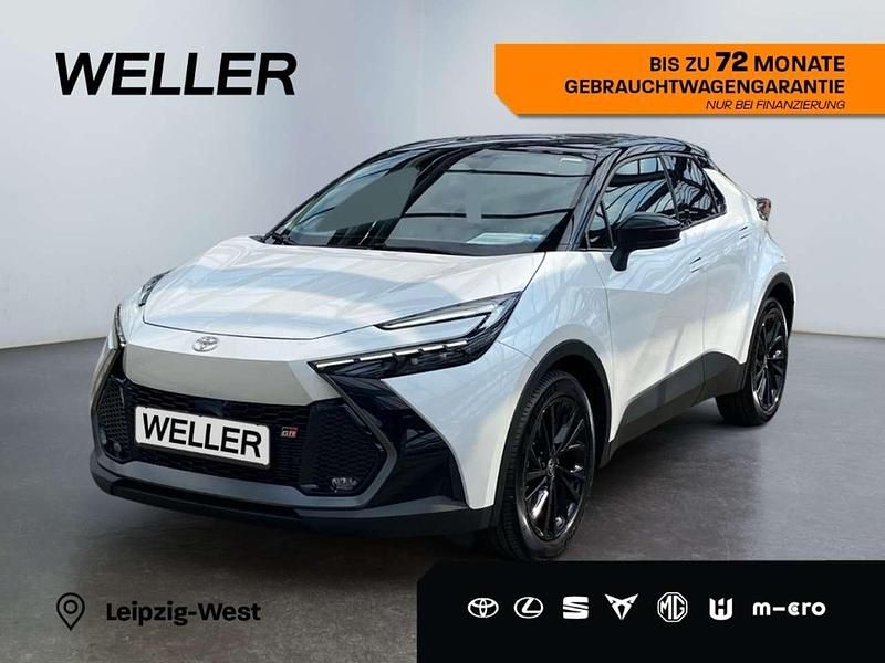 Platinumweiss perleffekt/schwa Neu 2025 Toyota C-HR Sport SUV | 38.990 € (Fairer Preis) - Bild 1/3